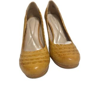 Andrew Geller Tan Heels with Textured Design